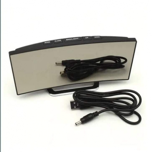 Стилен огледален часовник с големи цифри