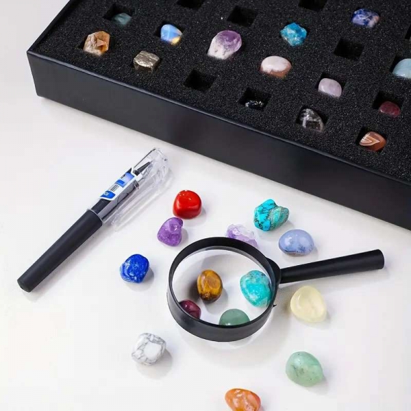 Комплект от 43 минерали и полускъпоценни камъни