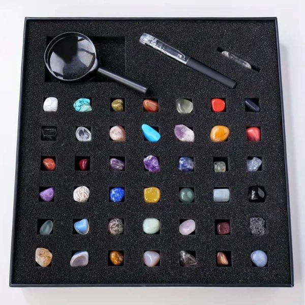 Комплект от 43 минерали и полускъпоценни камъни