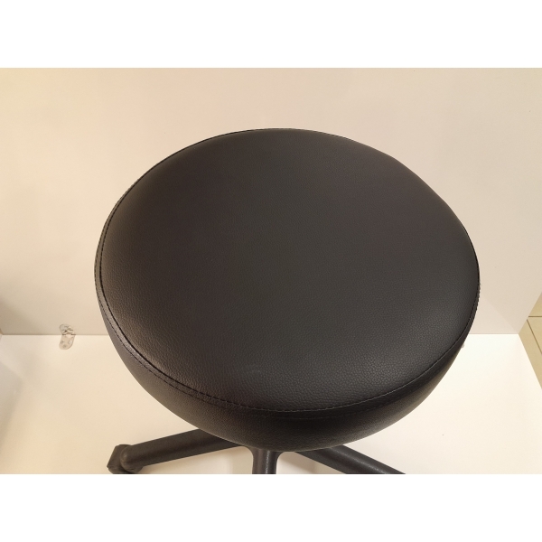 Рaботна козметична табуретка – черен цвят