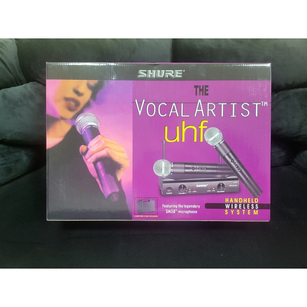 Два безжични микрофона с приемник в куфарче